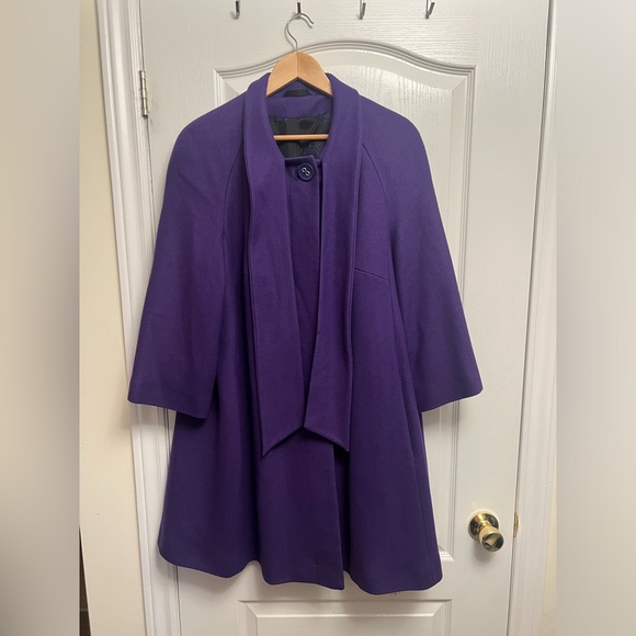 PURPLE COAT. Size US16. - Picture 2 of 4